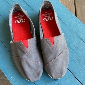 TOMS men’s classic slip Limited Edition Audi 9